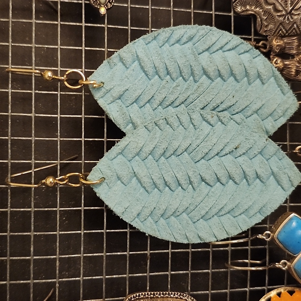 Feux leather earrings